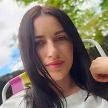 Khrystyna – Upholstery Cleaning Specialist for Homes, Rentals & Airbnb